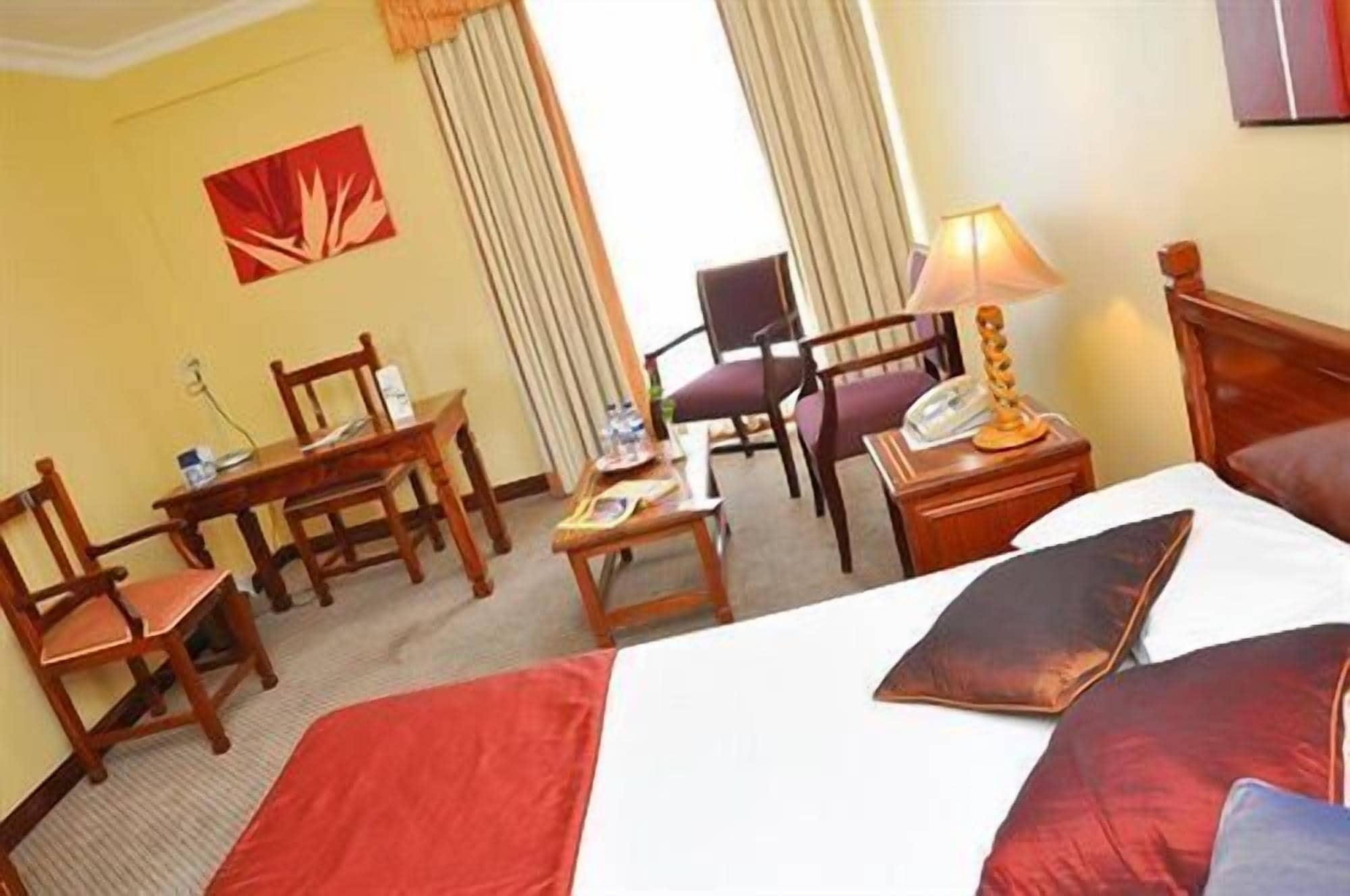 Gold Crest Hotel Quatre Bornes Esterno foto