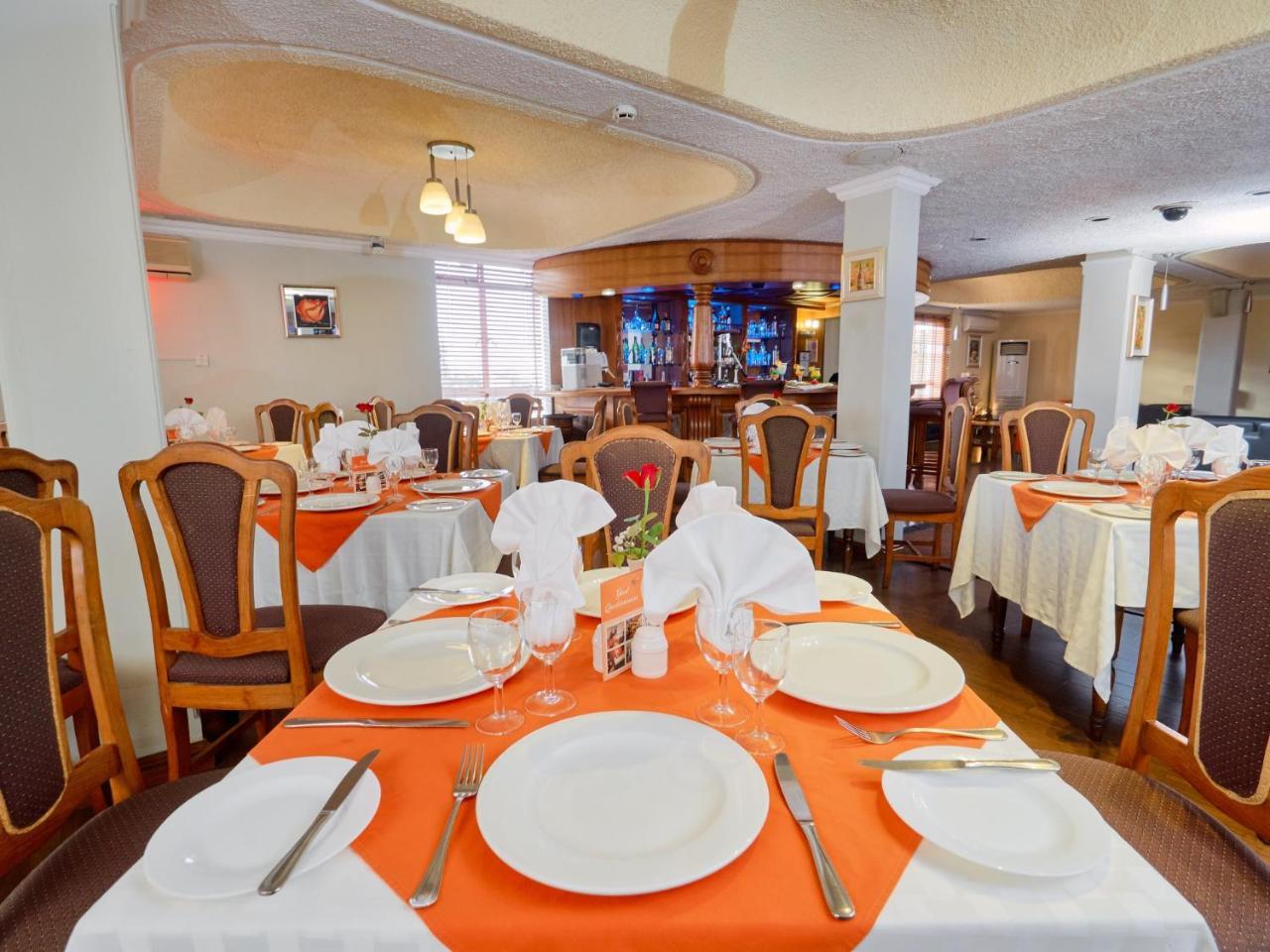 Gold Crest Hotel Quatre Bornes Esterno foto